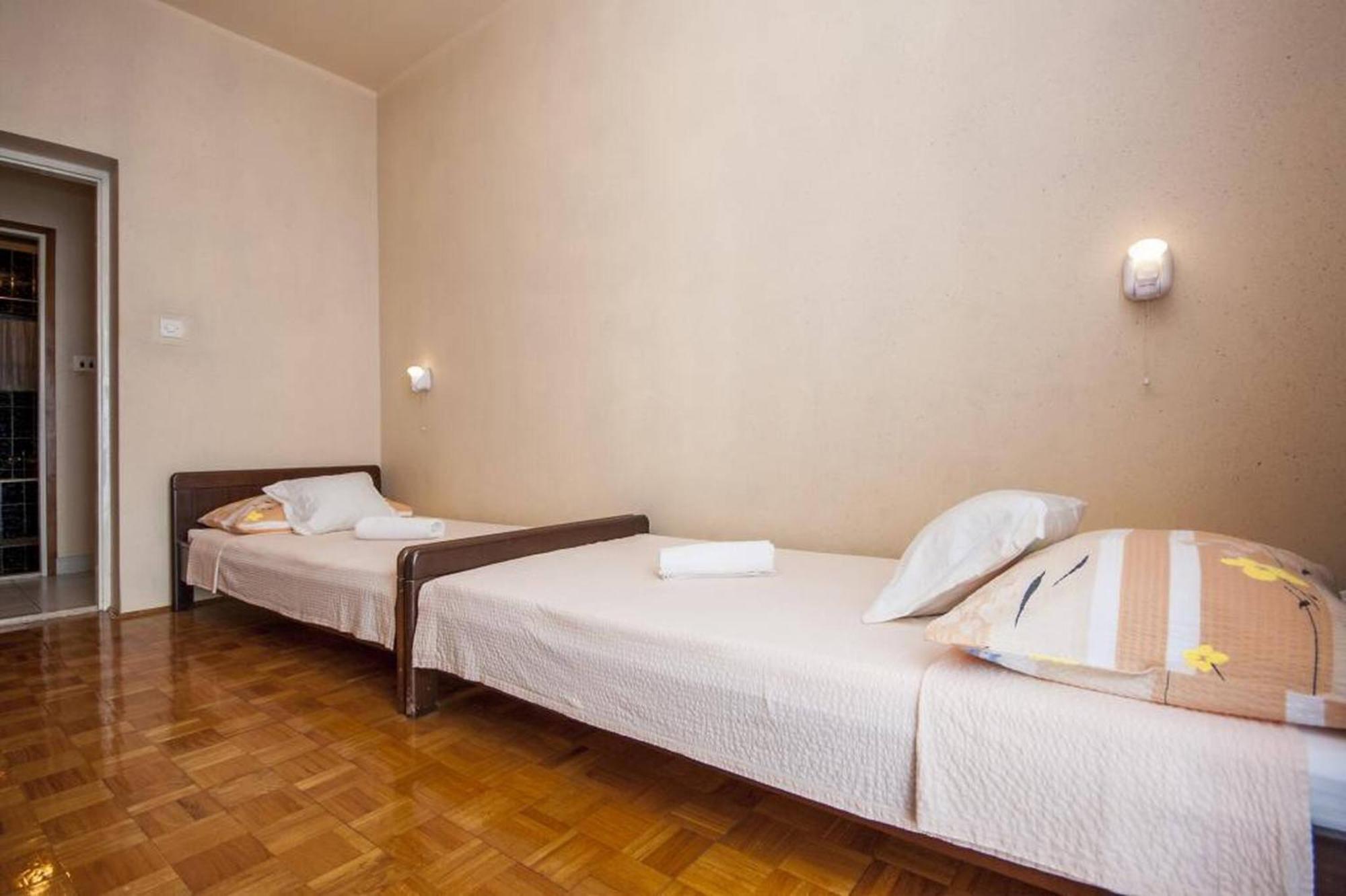 Apartments Zdenka ブロダリツァ エクステリア 写真